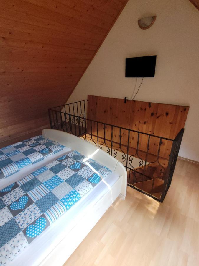 Mohas Vendeghaz Koszeg Mohas Ut 107 Hotel Buitenkant foto